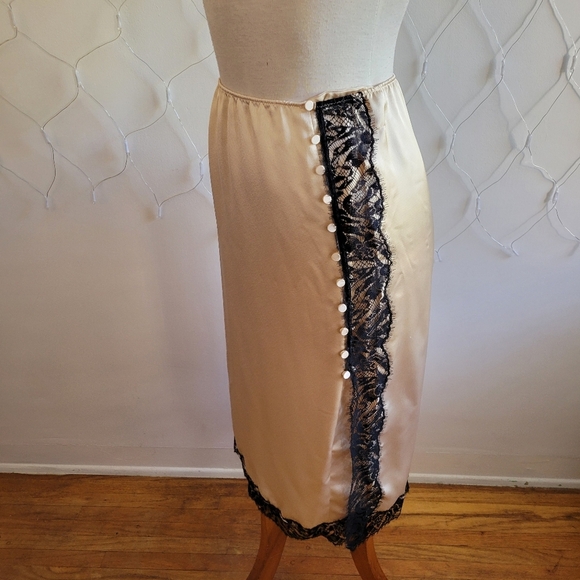 Victoria's Secret Button Down Slip | Black & Muted Gold | Small Petite - Picture 4 of 7